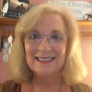 Meet your Posher, Lori